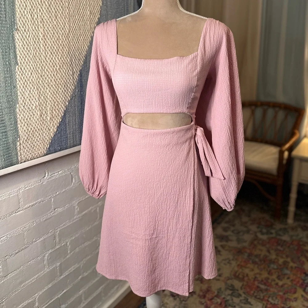 Astr The Label Dusty Pink Balloon Sleeves Cutout Dress - Picture 2 of 14
